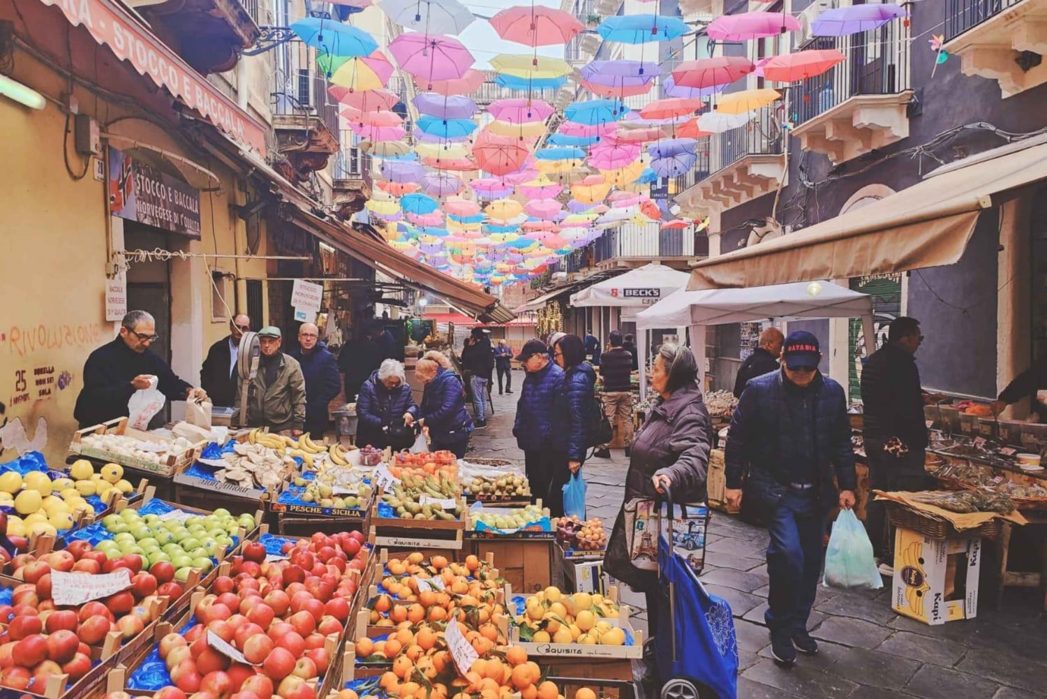 カターニア ストリートフード ツアー: 魚市場と市内中心部