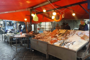 カターニア ストリートフード ツアー: 魚市場と市内中心部