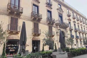 カターニア ストリートフード ツアー: 魚市場と市内中心部