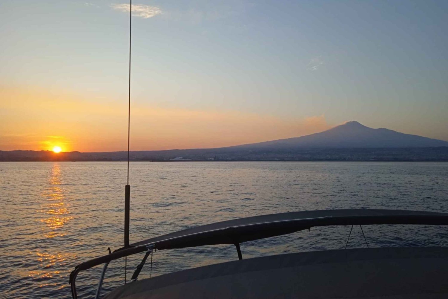 Catania: Sunset Sailing Tour with Sicilian Aperitif
