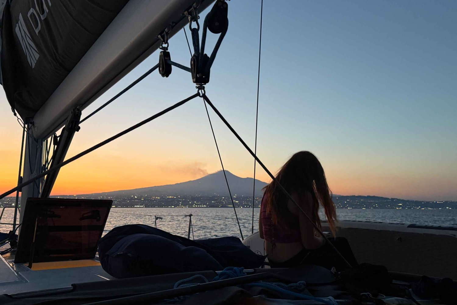 Catania: Sunset Sailing Tour with Sicilian Aperitif