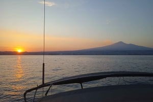 Catania: Sunset Sailing Tour with Sicilian Aperitif