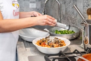 Wandeltour door Catania & traditionele kookles met wijn