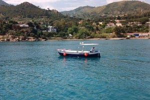 Cefalù: Boat ride with aperitif (private tour)