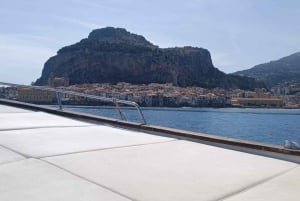 Cefalù: båtresa med bad, aperitif och snorkling