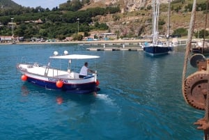 Cefalù: båtresa med bad, aperitif och snorkling