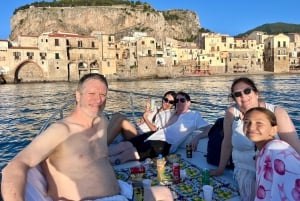 Cefalù: Veneily Cefalùn rannikolla aperitiivilla ja snorklaamalla