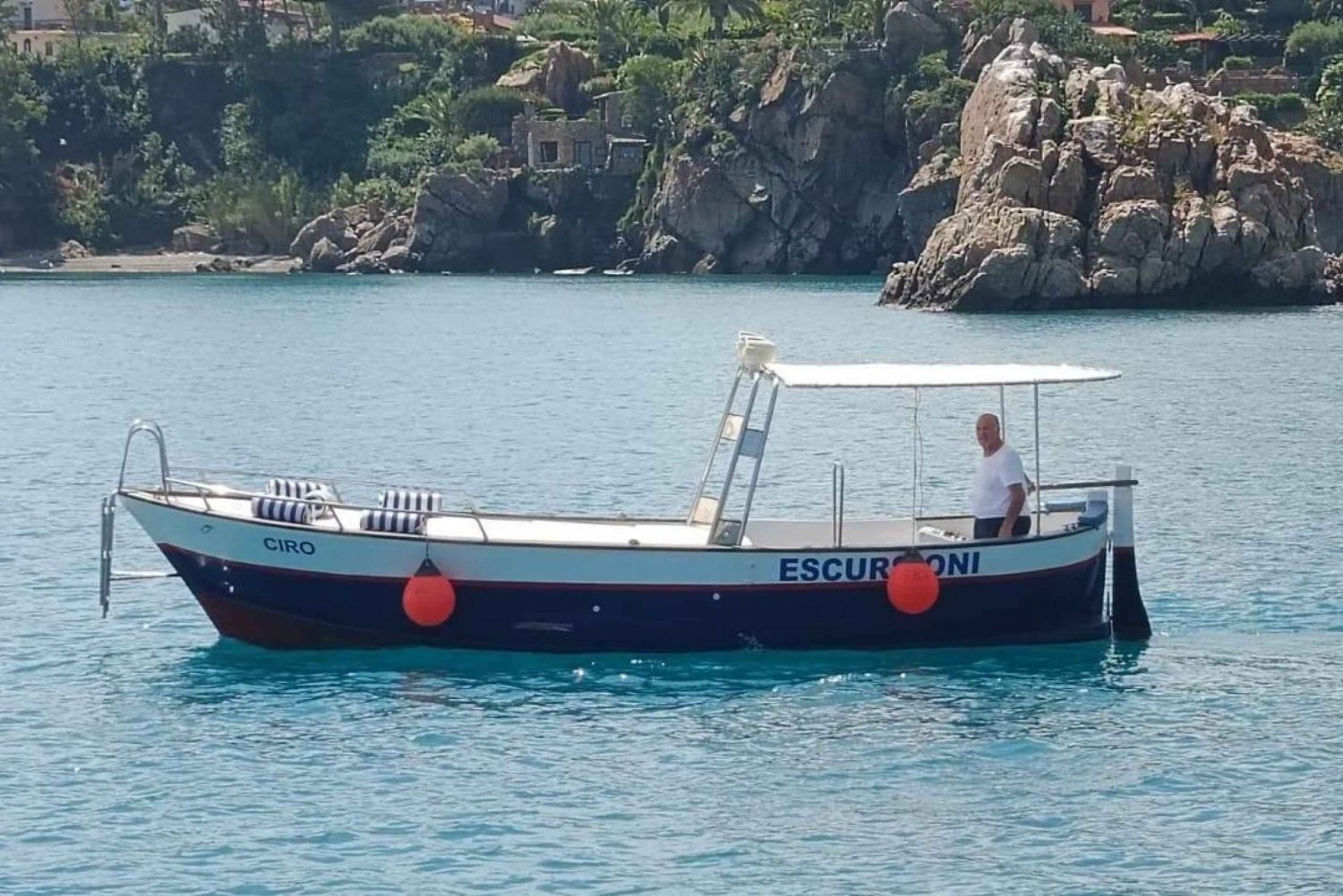 Cefalù: passeio de barco com banho e aperitivo