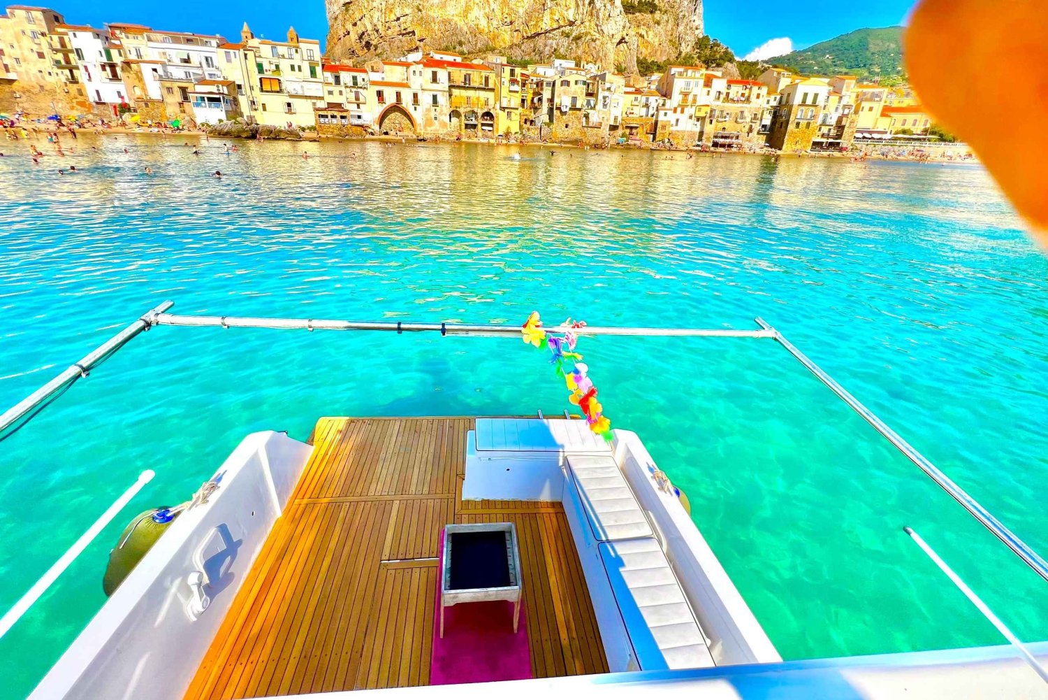 チェファルー：シュノーケリング、フレッシュフルーツ＆ドリンク付きボートトリップ