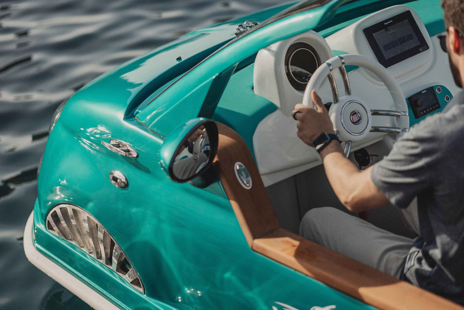 チェファルー500ボート:船内アペリティフ付きエクスクルーシブツアー