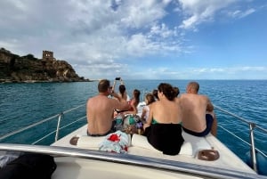 Cefalú: Día en miniyate con almuerzo y aperitivo de barra libre al atardecer