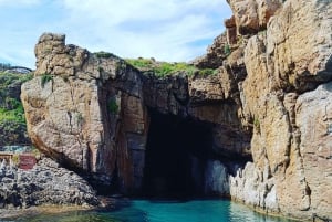 Cefalù: Mini Iate com paragens para snorkeling, grutas e aperitivo