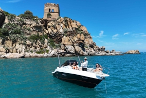 Cefalù: privéboottocht + snorkelen en aperitief (1-8 personen)
