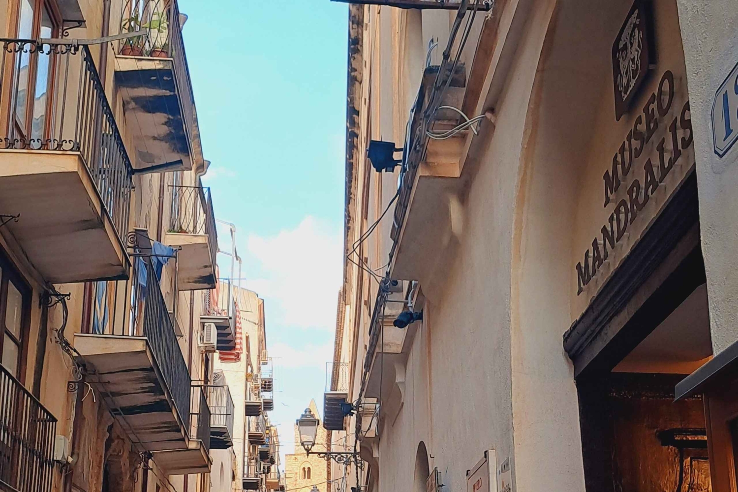 Cefalù: Tour of the Mandralisca Museum with Licensed Guide