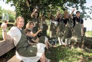 Siciliaanse kookles in een professionele keuken op de Etna met biologische moestuin