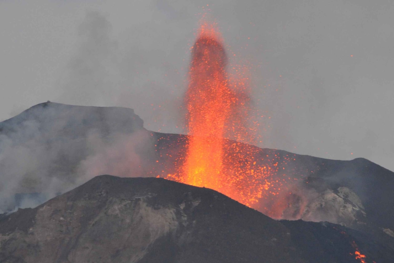 Da Tropea: Stromboli by night