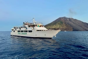 Da Tropea: Stromboli by night