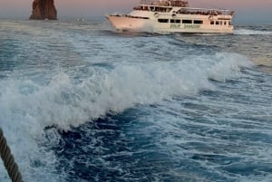Da Tropea: Stromboli by night