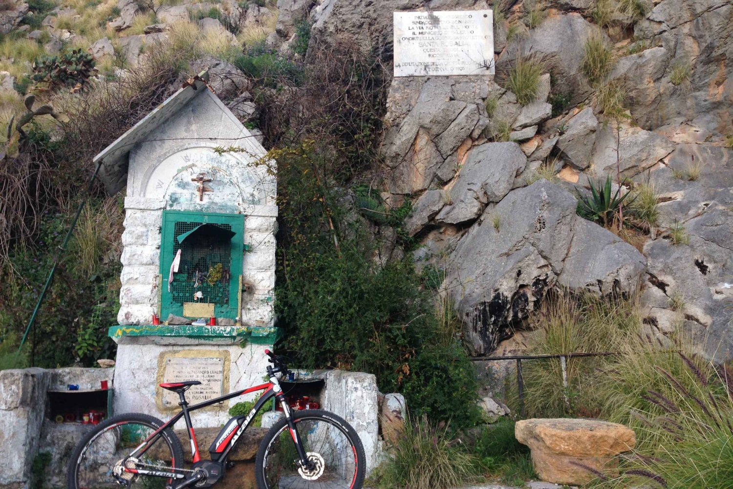 Découvrez le MtPellegrino avec une visite guidée PRIVÉE à vélo