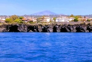 Entdecke die Magie des Segelns: Bootstour in Catania