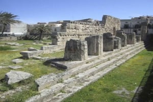 Descubre las maravillas de Ortigia: tour en tuk-tuk entre historia y mar.