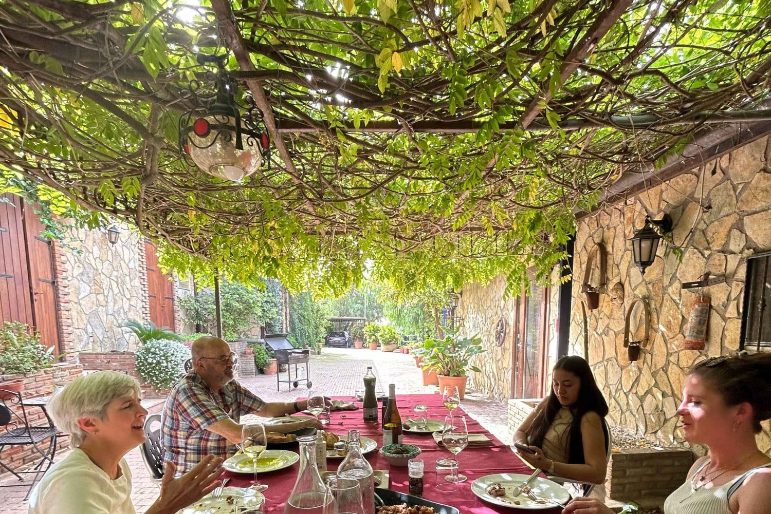 マルカトビアンコ村を訪問し、チーズ作りに挑戦しましょう