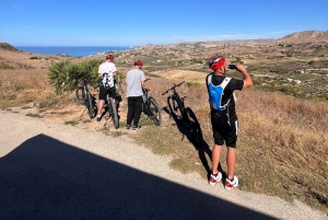 E-Bike: Avventura alla Scala dei Turchi, Borghi Siciliani e food experience