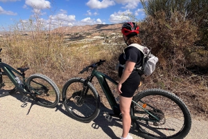 E-Bike: Avventura alla Scala dei Turchi, Borghi Siciliani e food experience