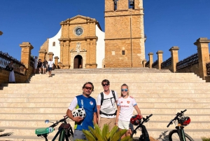 Passeio de E-Bike e comida de rua no centro histórico de Agrigento