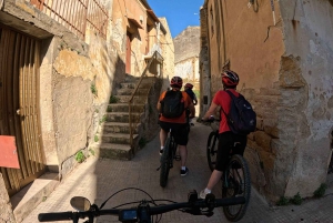 Passeio de E-Bike e comida de rua no centro histórico de Agrigento