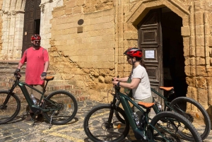 Passeio de E-Bike e comida de rua no centro histórico de Agrigento