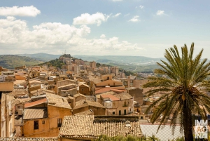 Passeio de E-Bike e comida de rua no centro histórico de Agrigento