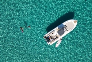 Esperienza in barca alle Egadi: Favignana e Levanzo da Trapani