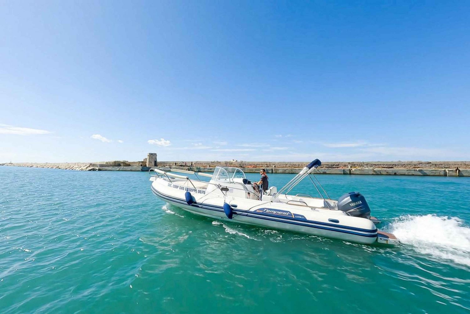 Egadin saarten retki: Päivä jollalla Trapani Favignana Levanzo Trapani Favignana Levanzo