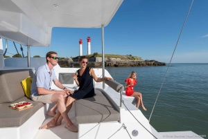 Эгадские острова: чартер роскошного тримарана с шеф-поваром и свежими морепродуктами на борту