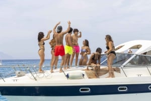 From Trapani: Egadi Islands Boat Tour to Favignana and Levanzo with Lunch