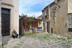 Erice Day Trip with Lunch experience with family