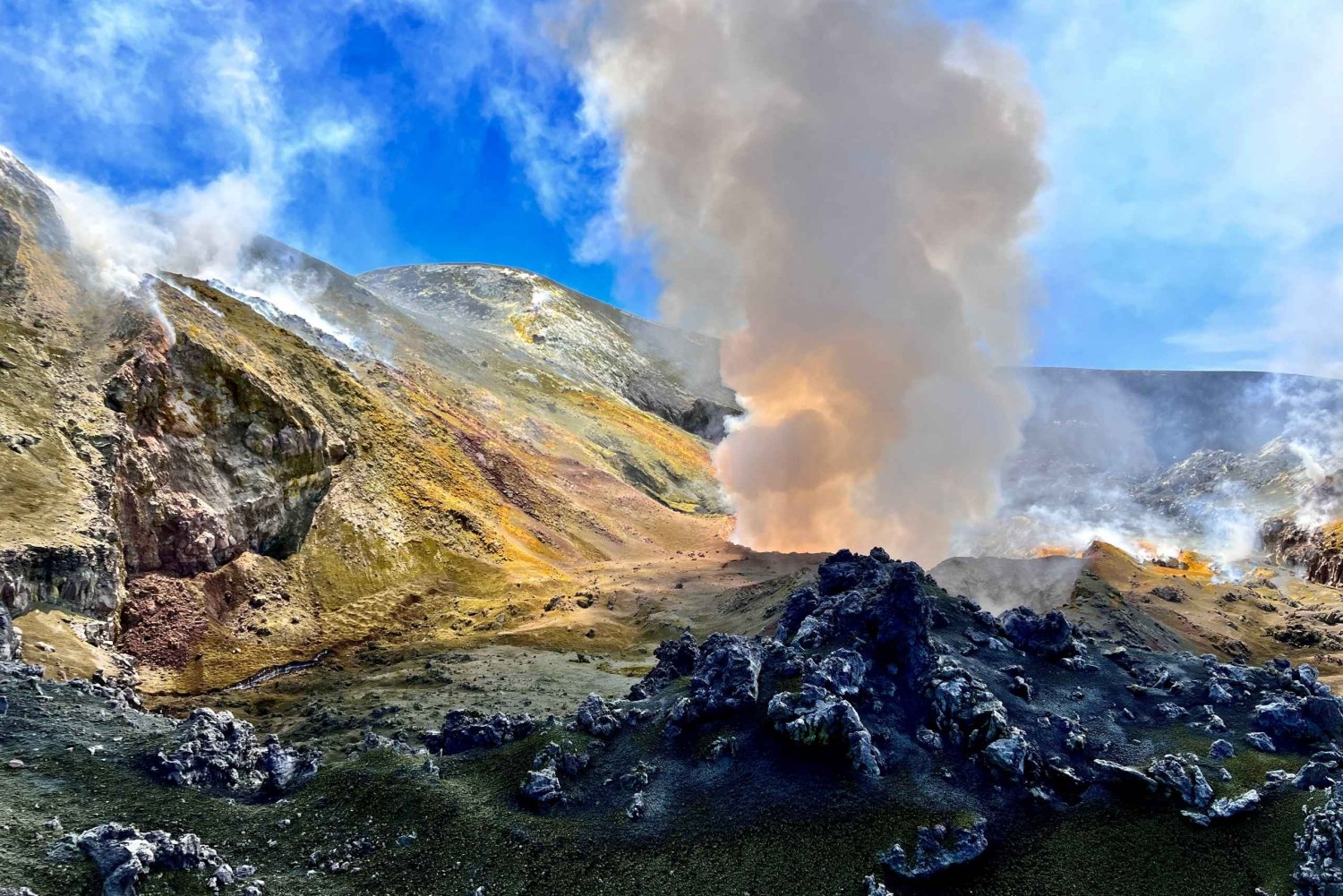 Mount Etna: breathtaking experience to the summit craters