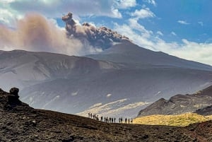 Etna: Kratrarna från 2002 års utbrott Trekkingupplevelse