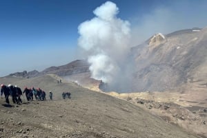 Ätna-Ausflug auf 3000 m Höhe mit Seilbahn und Jeep 4x4