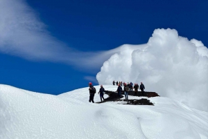 Monte Etna com recolha e entrega em Catânia: 3000 metros com teleférico e jipe
