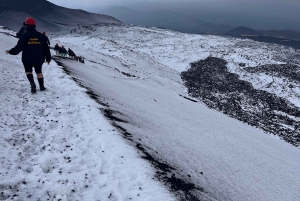 Monte Etna com recolha e entrega em Catânia: 3000 metros com teleférico e jipe