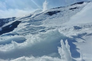 Monte Etna com recolha e entrega em Catânia: 3000 metros com teleférico e jipe