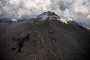 Etna: Privat helikoptertur (afhentning på hotellet muligt)