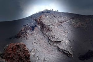 Etna: Guidet fottur i toppområdet fra taubanestasjonen