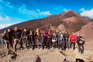 Etna: Guidet fottur i toppområdet fra taubanestasjonen