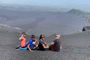 Etna: Guidet fottur i toppområdet fra taubanestasjonen