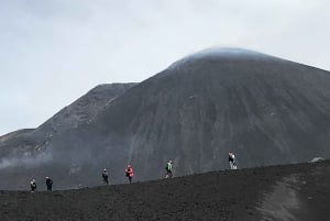 Etna: Guidet fottur i toppområdet fra taubanestasjonen