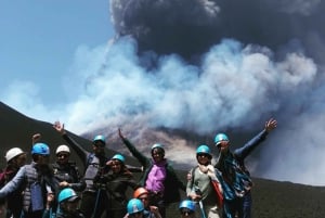 Etna: Caminhada guiada na área do cume com passeio de teleférico