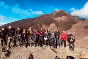 Etna: Wandeling met gids door het topgebied en kabelbaanrit